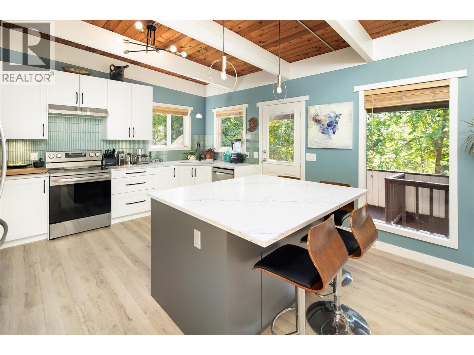 2475 Dunsmuir Road - Image 5