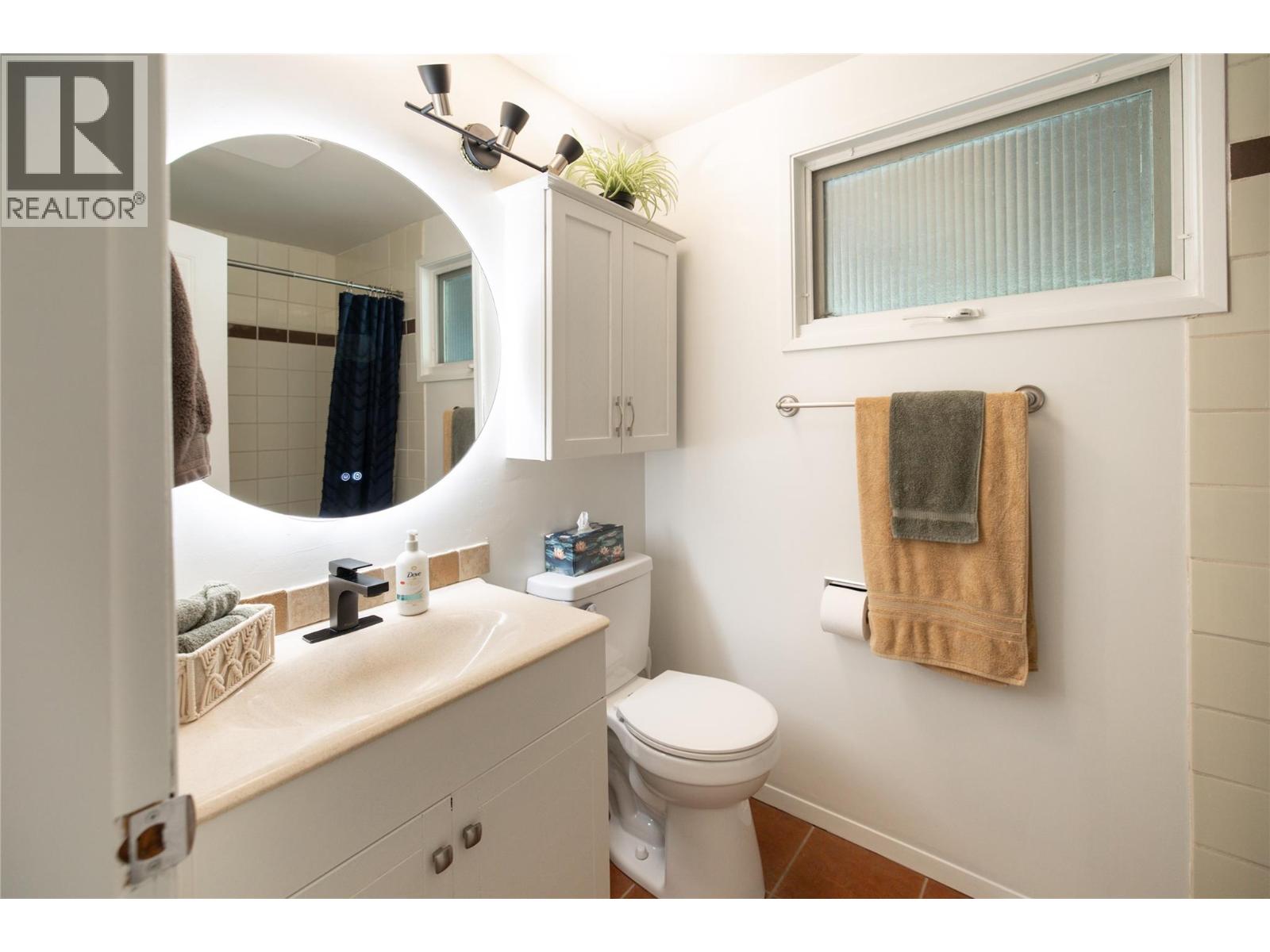 2475 Dunsmuir Road - 12