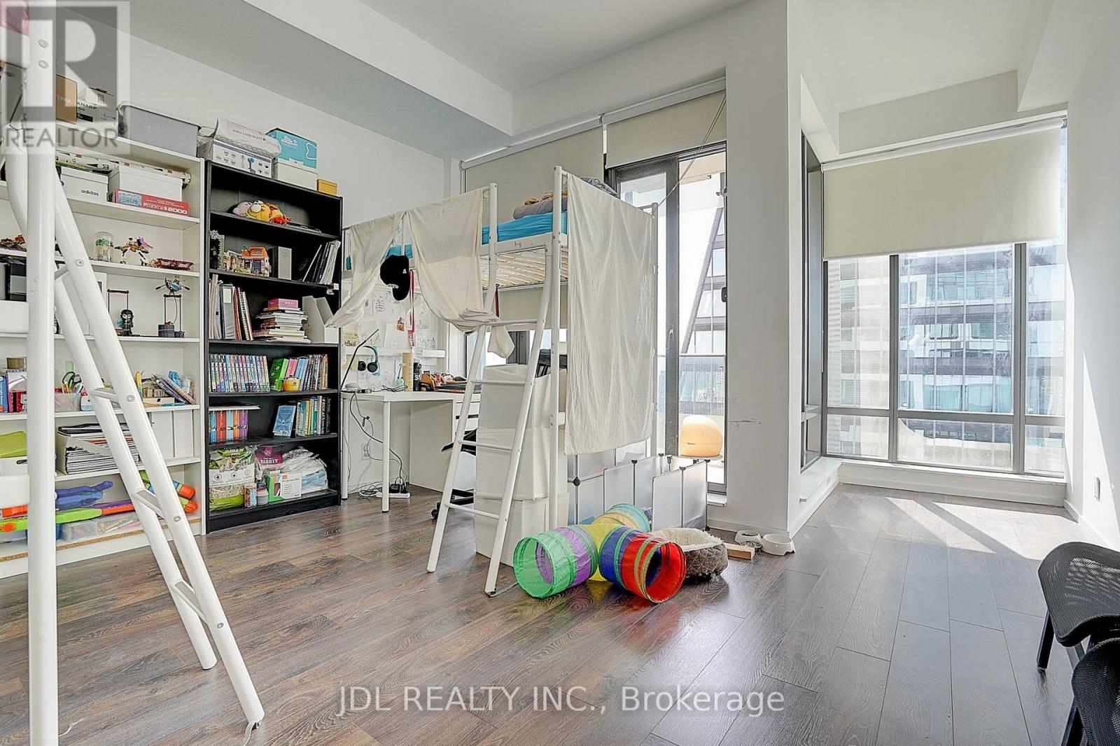 #4502 5 ST JOSEPH STREET - 21