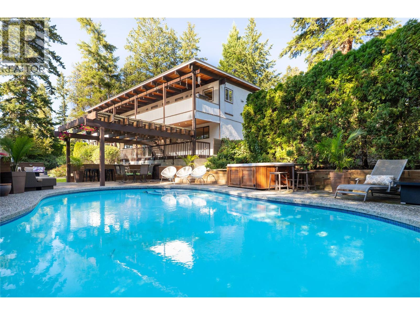 2475 Dunsmuir Road - 39