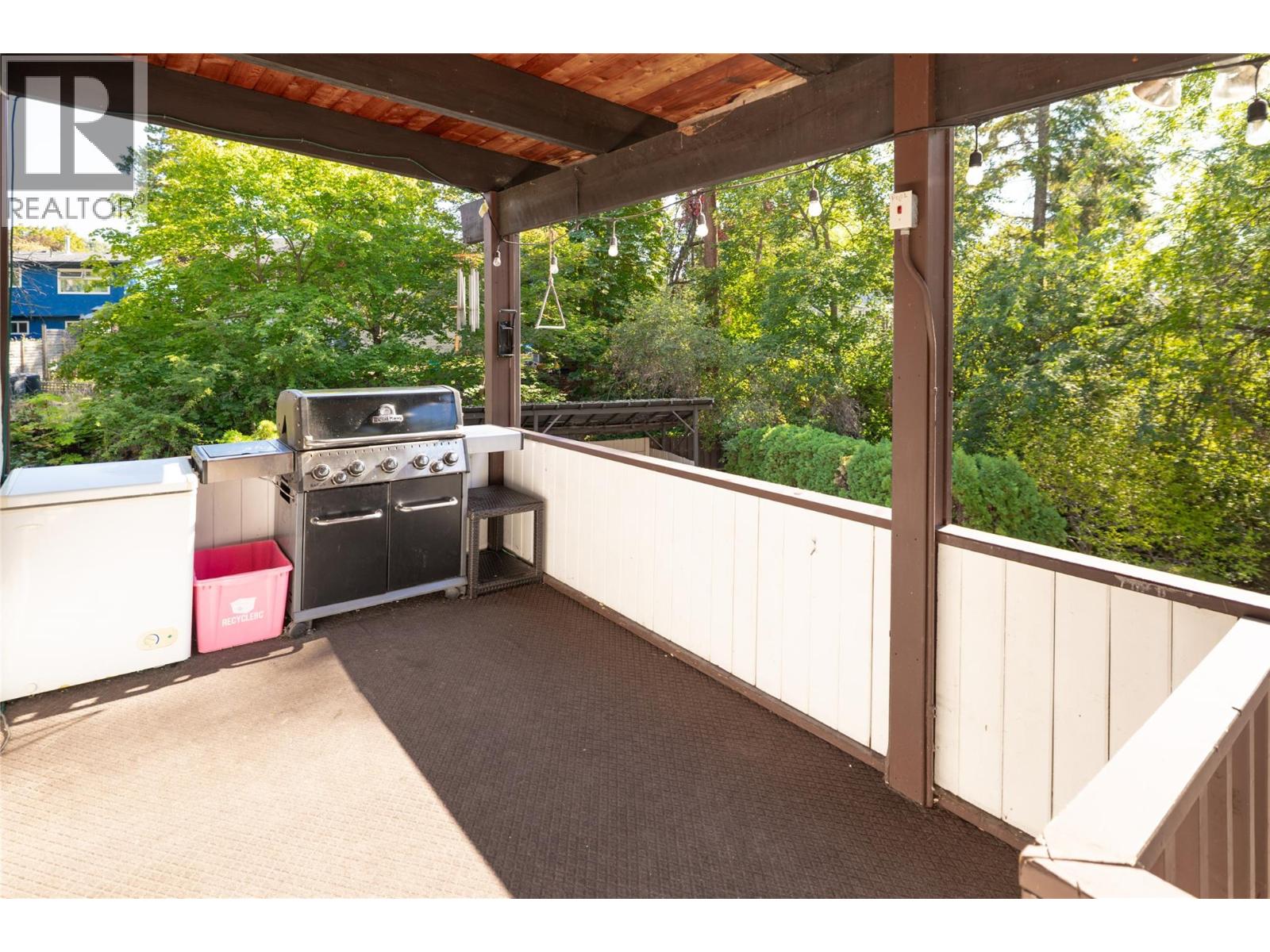2475 Dunsmuir Road - 26