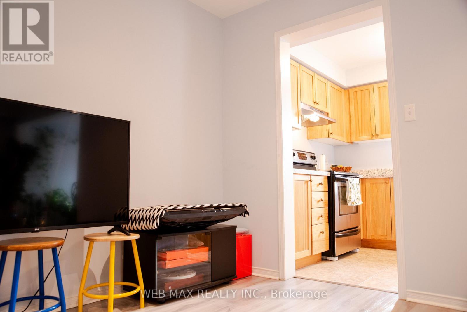 53 VENTURA LANE - 12