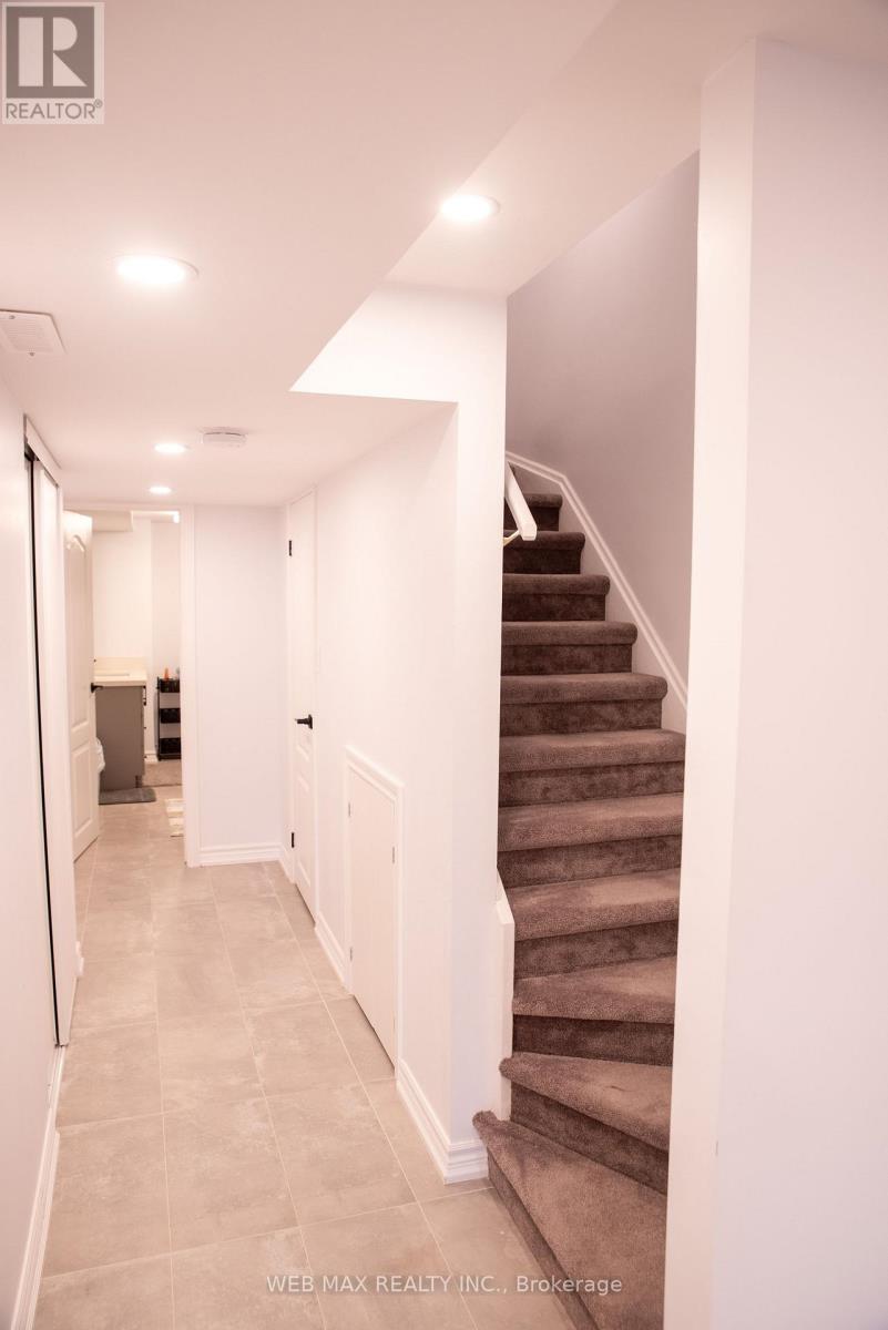 53 VENTURA LANE - 38