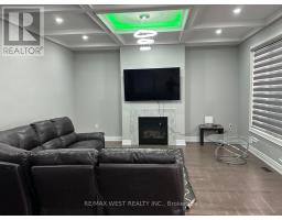 Living room - 111 Scarlet Way, Bradford West Gwillimbury, ON L3Z0T4 Photo 6