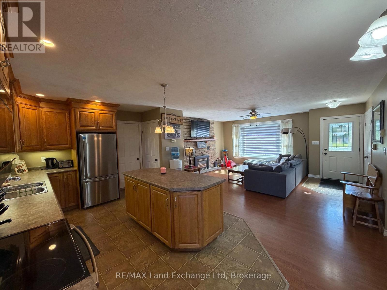 1046 VOGT STREET - Image 11