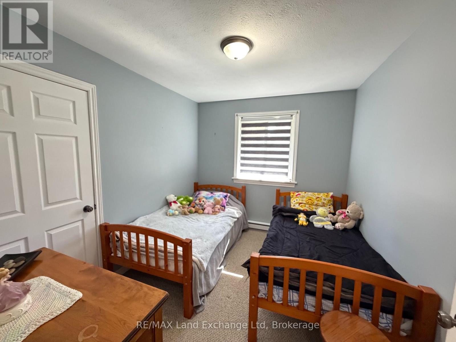 1046 VOGT STREET - 13