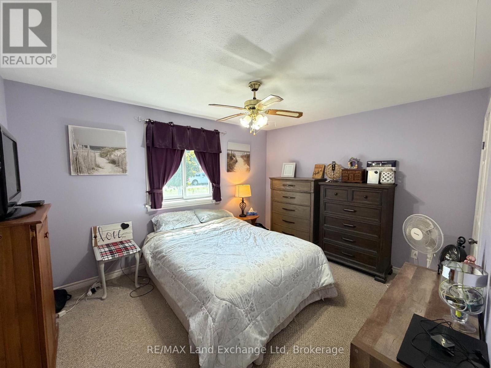 1046 VOGT STREET - Image 14