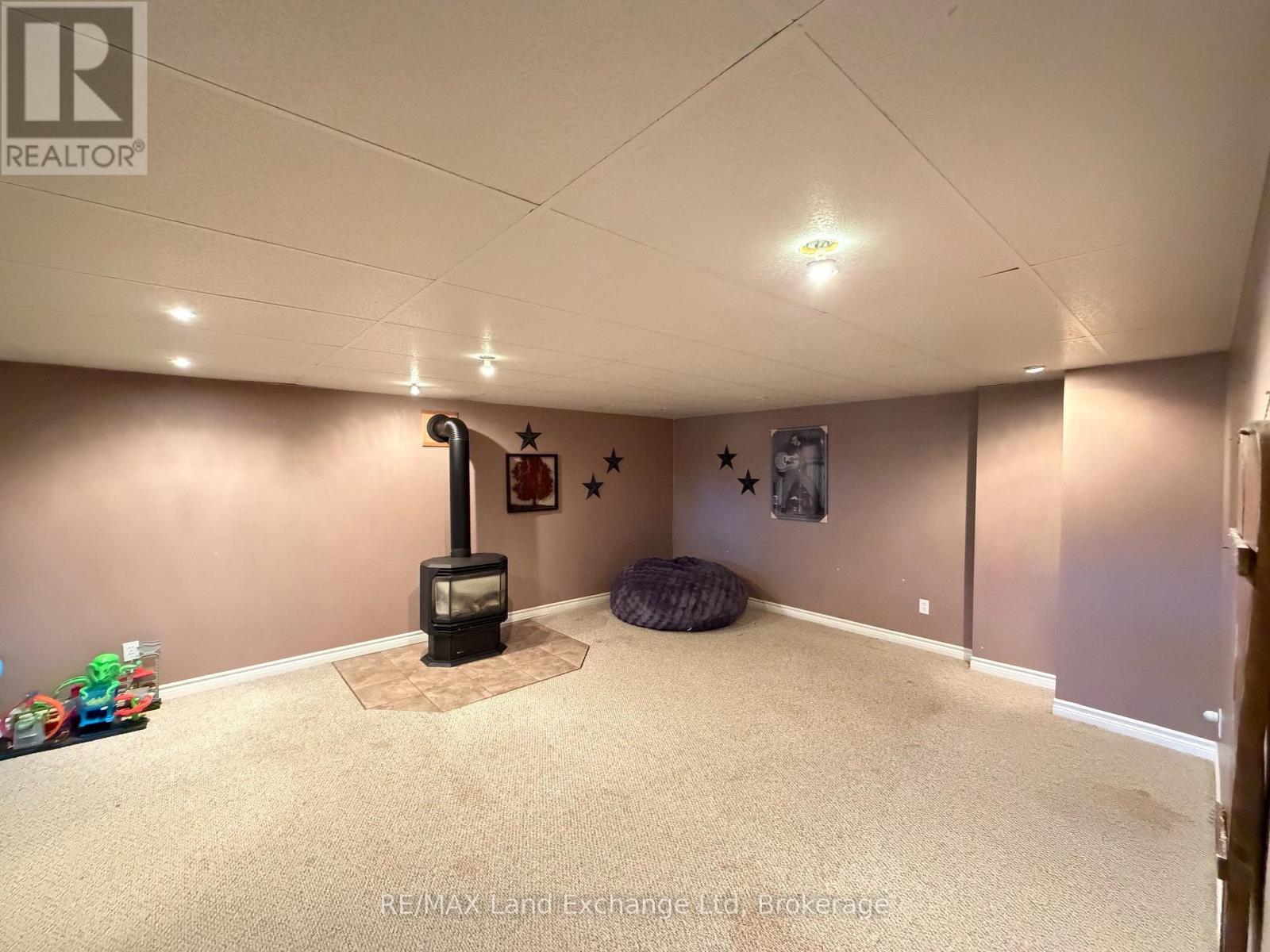 1046 VOGT STREET - 17