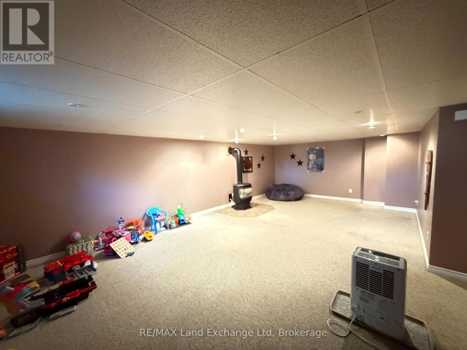 1046 VOGT STREET - 19
