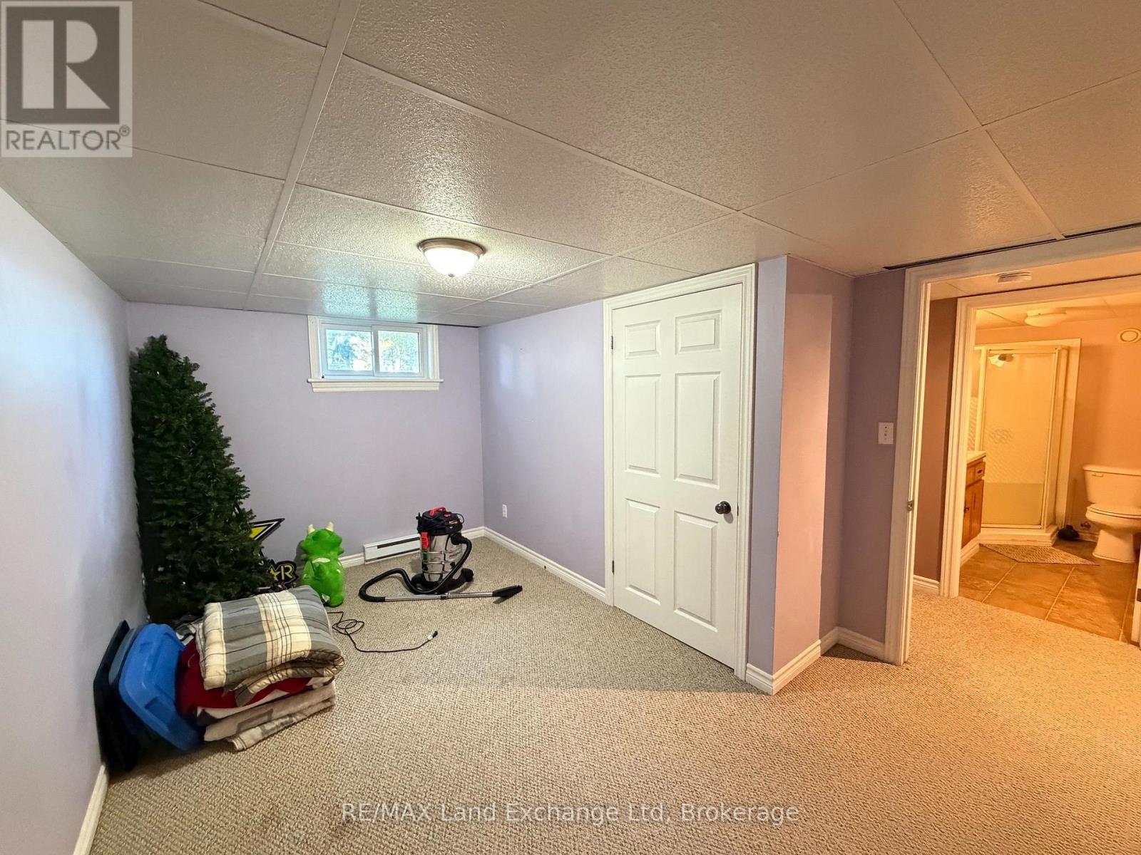 1046 VOGT STREET - Image 20