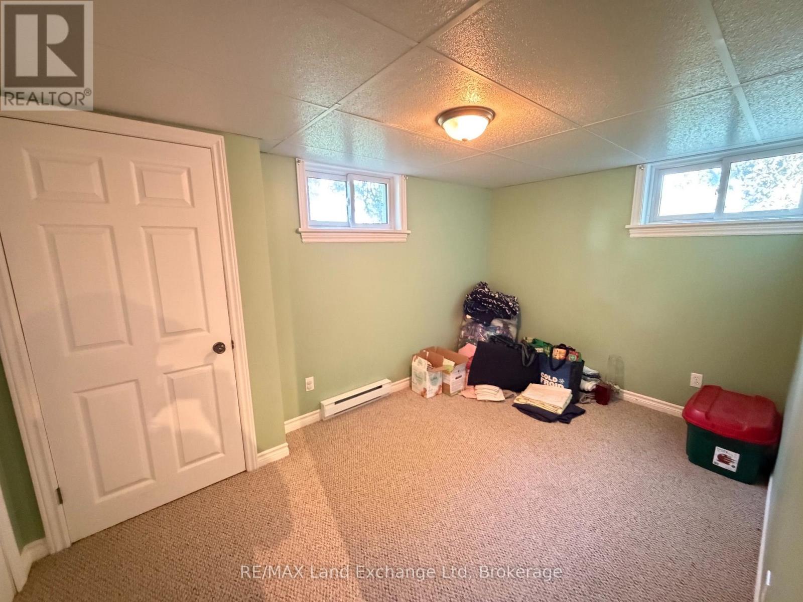 1046 VOGT STREET - Image 22