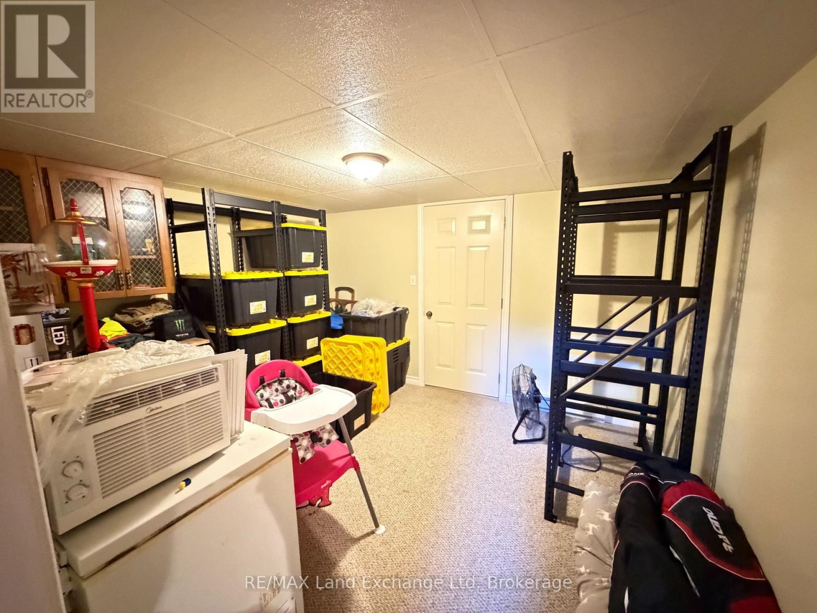 1046 VOGT STREET - Image 24