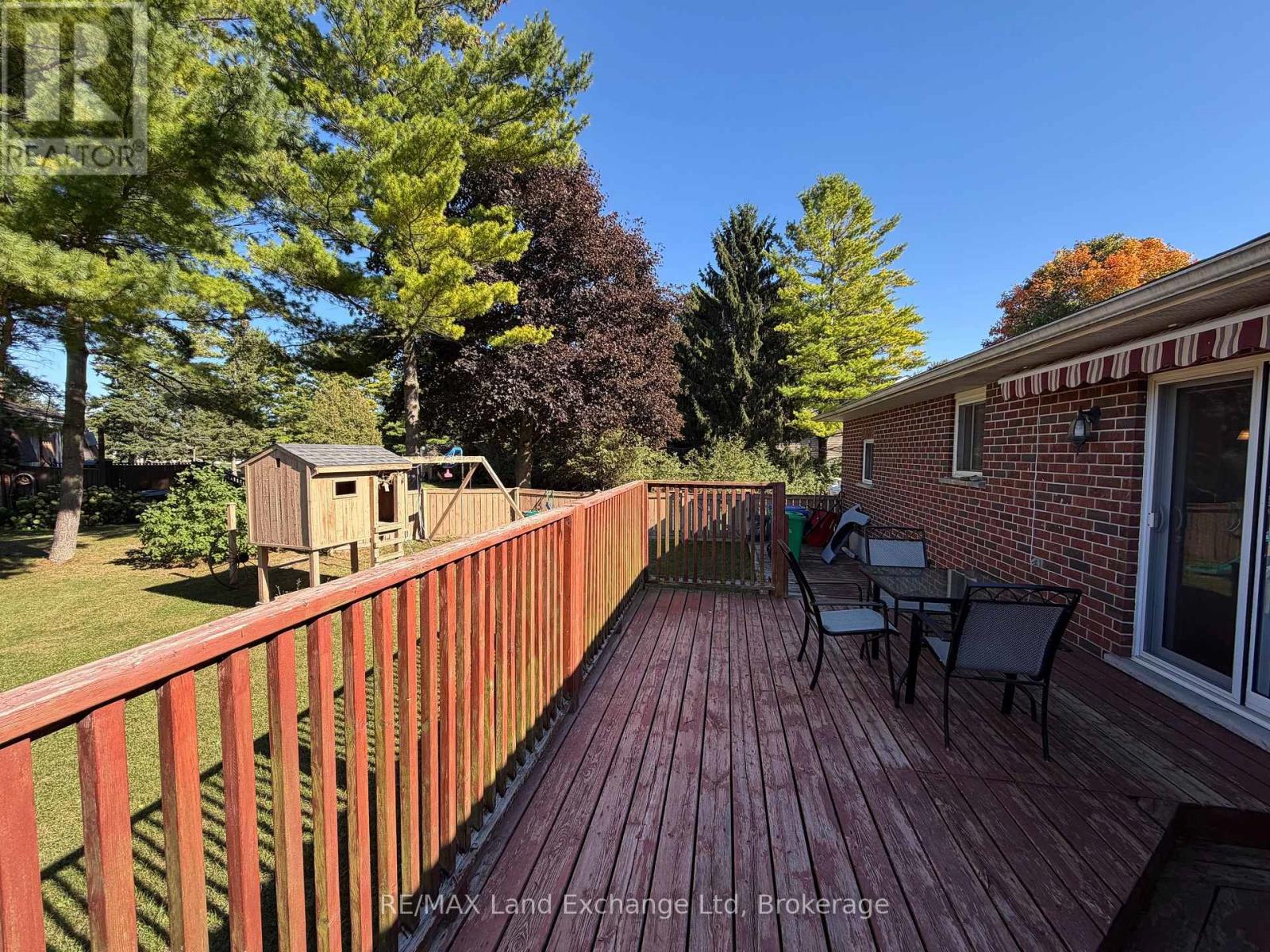 1046 VOGT STREET - Image 33