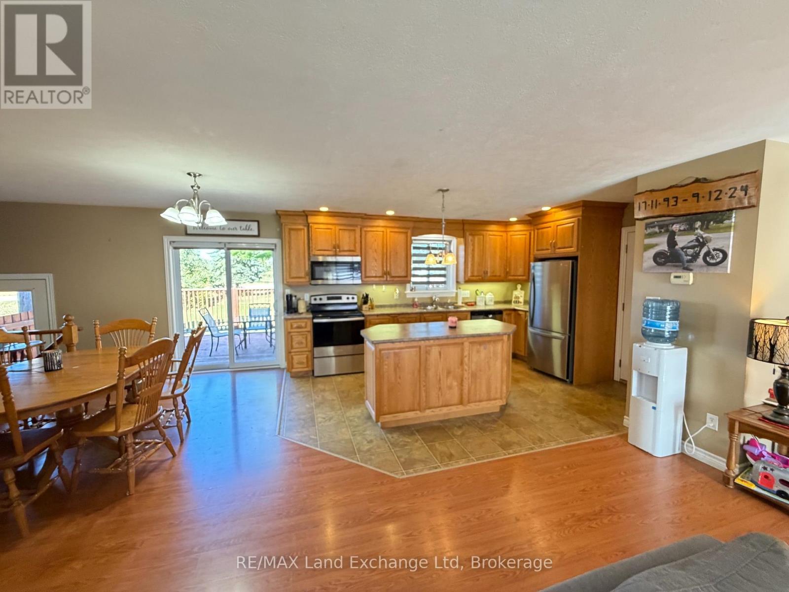 1046 VOGT STREET - Image 7