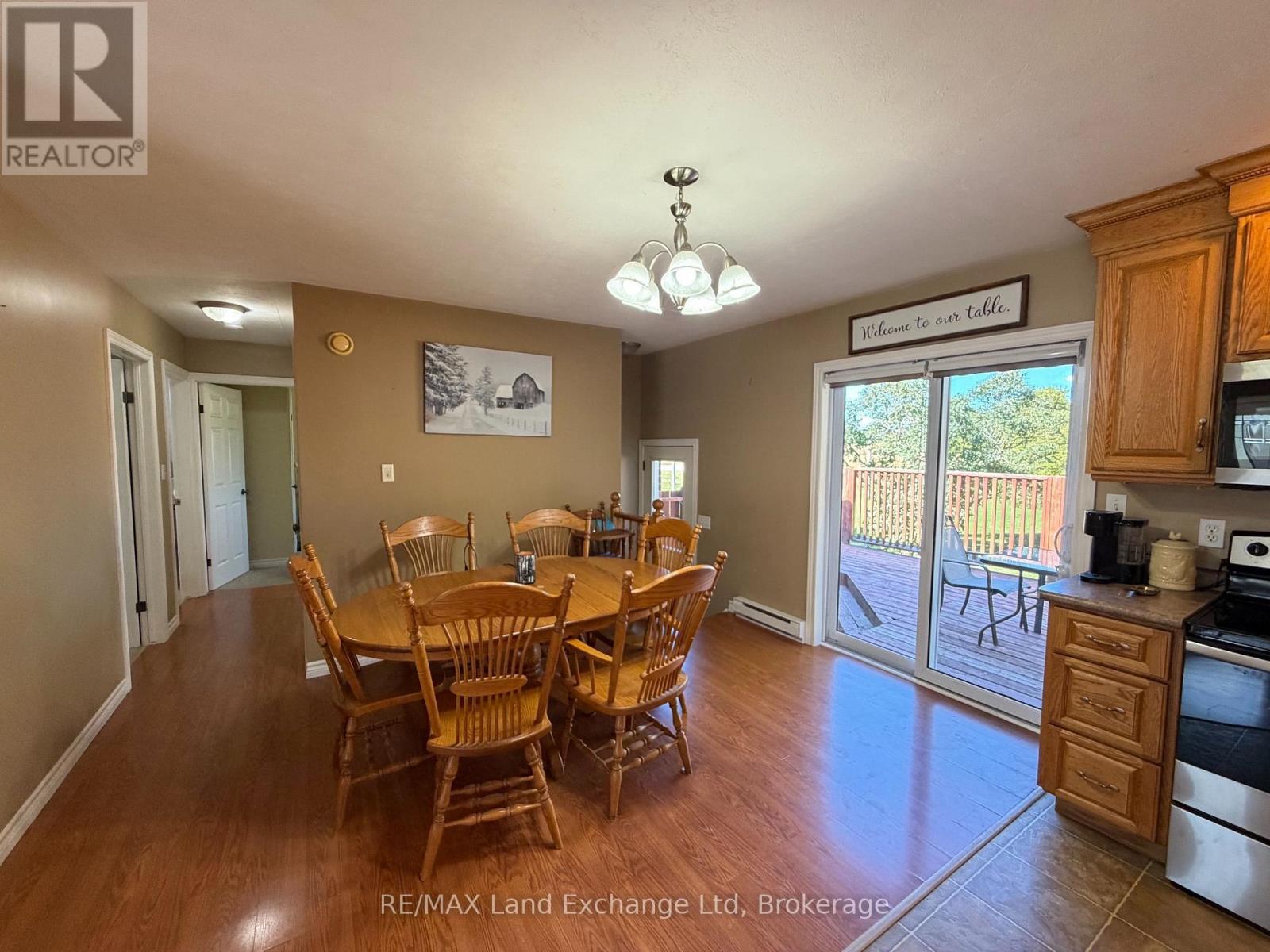 1046 VOGT STREET - 9