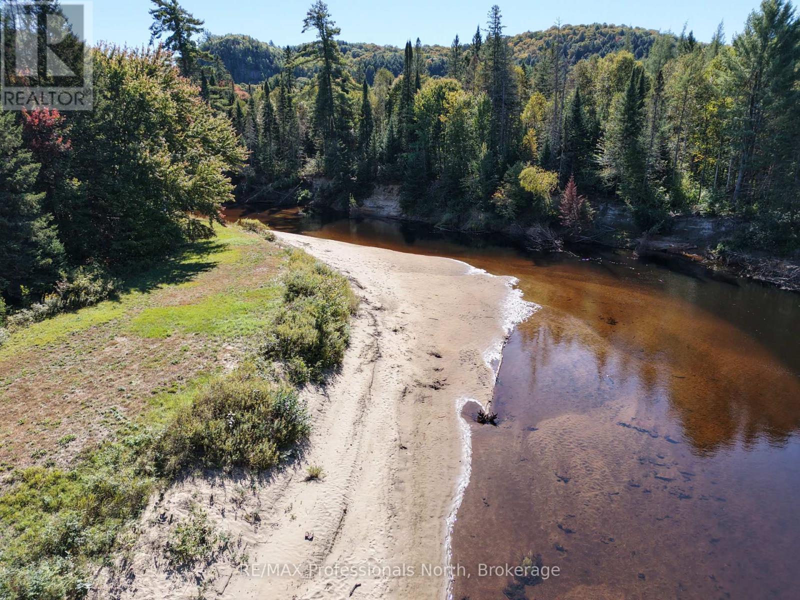 304 Old North Road North — photo 40
