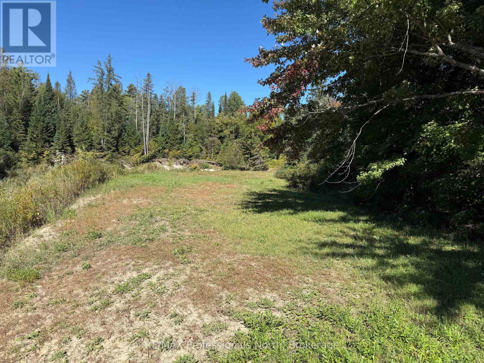 304 Old North Road North — photo 42