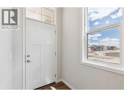 Living room - 31 Hotchkiss Avenue Se, Calgary, AB T3S0T5 Photo 8