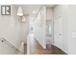 4pc Bathroom - 31 Hotchkiss Avenue Se, Calgary, AB T3S0T5 Photo 9