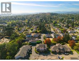 106 1110 Willow St, Saanich, BC V8X3K2 Photo 32