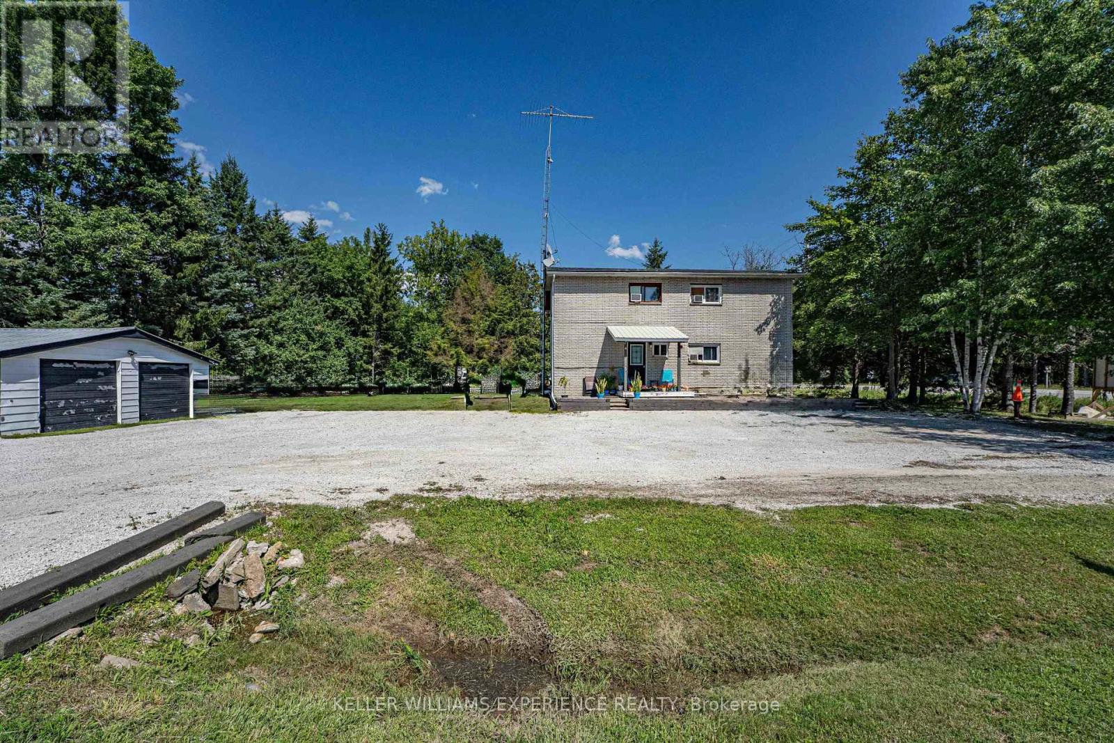 8867 MCKINNON ROAD - 25