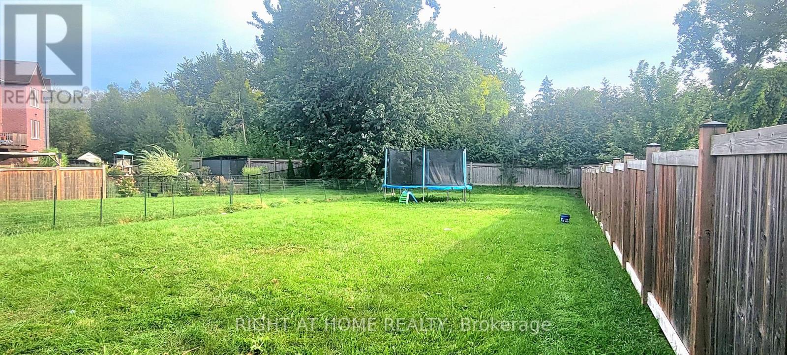 11 RICHMOND PARK DRIVE - 21