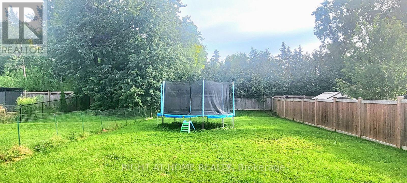 11 RICHMOND PARK DRIVE - 18
