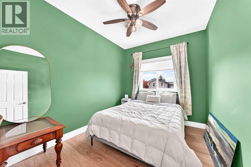 148 Creek Gardens Close NW - 24