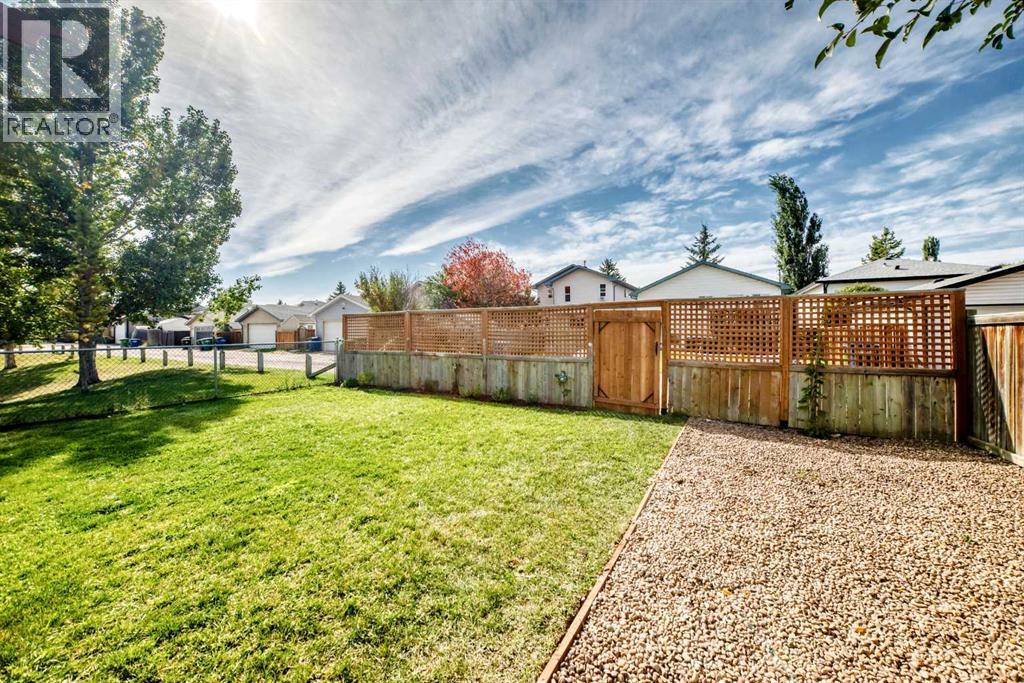 148 Creek Gardens Close NW - 45