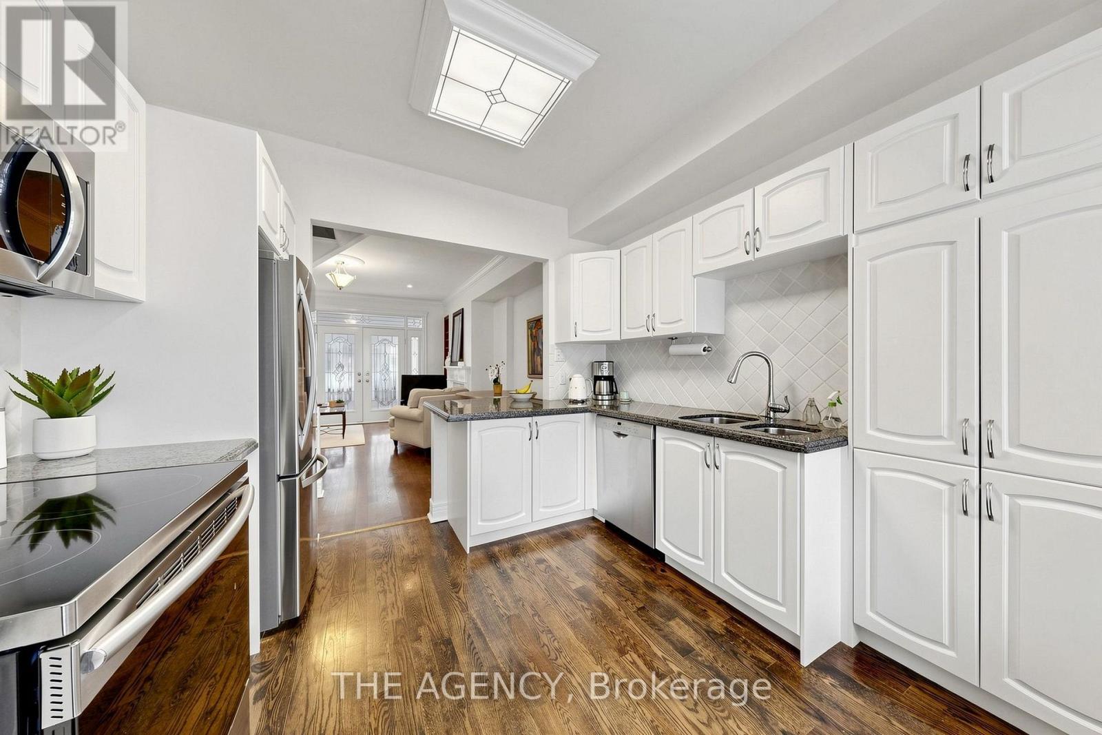 272 REDPATH AVENUE - 14