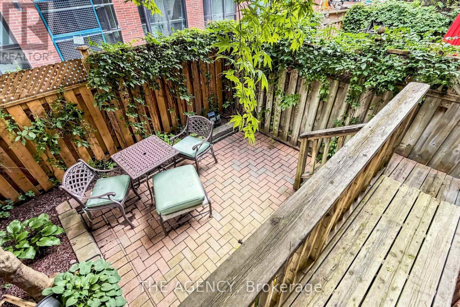 272 REDPATH AVENUE - 32