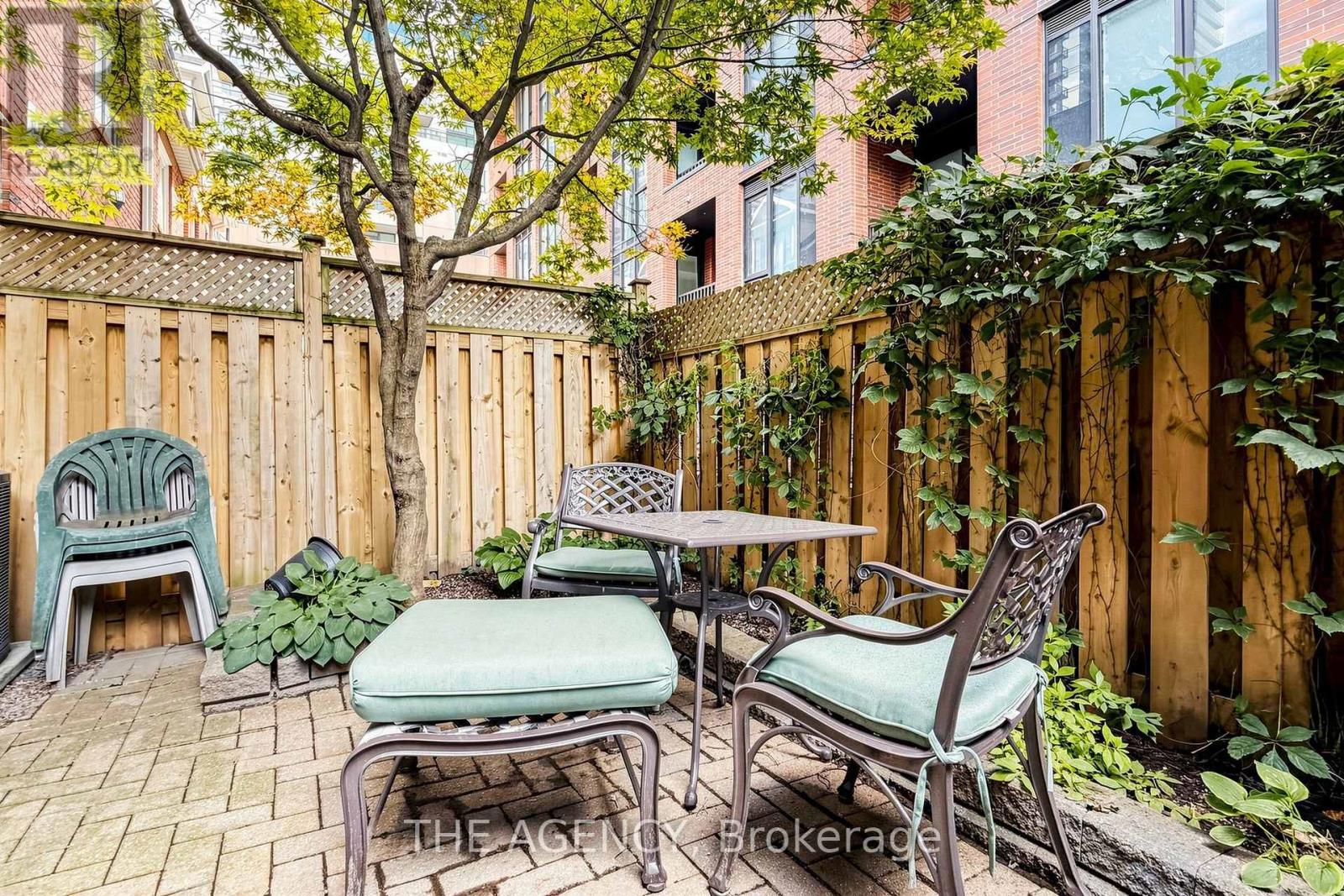272 REDPATH AVENUE - 35