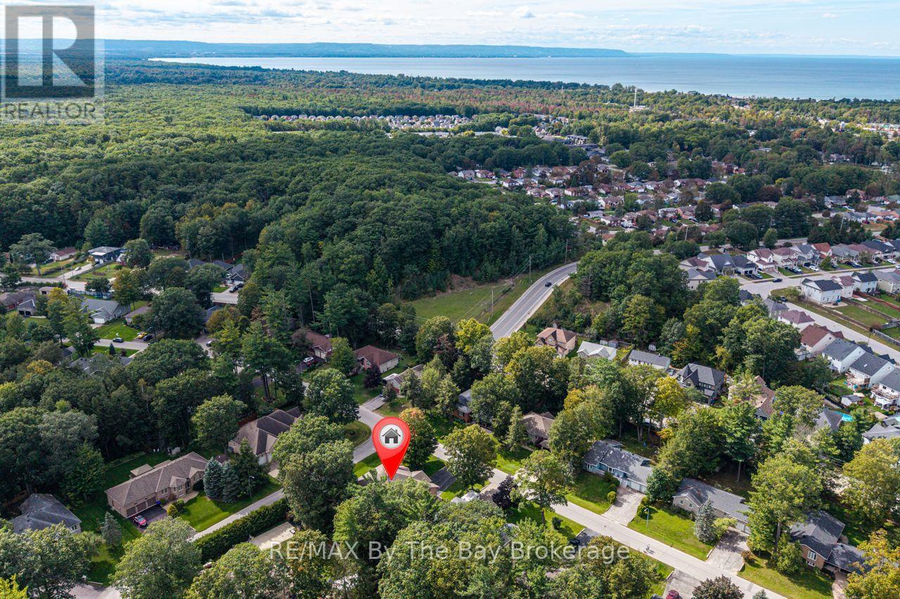 17 DOWNER CRESCENT - 34