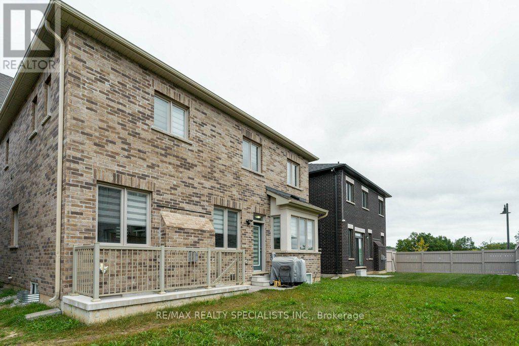 7 Grierson Trail — photo 33