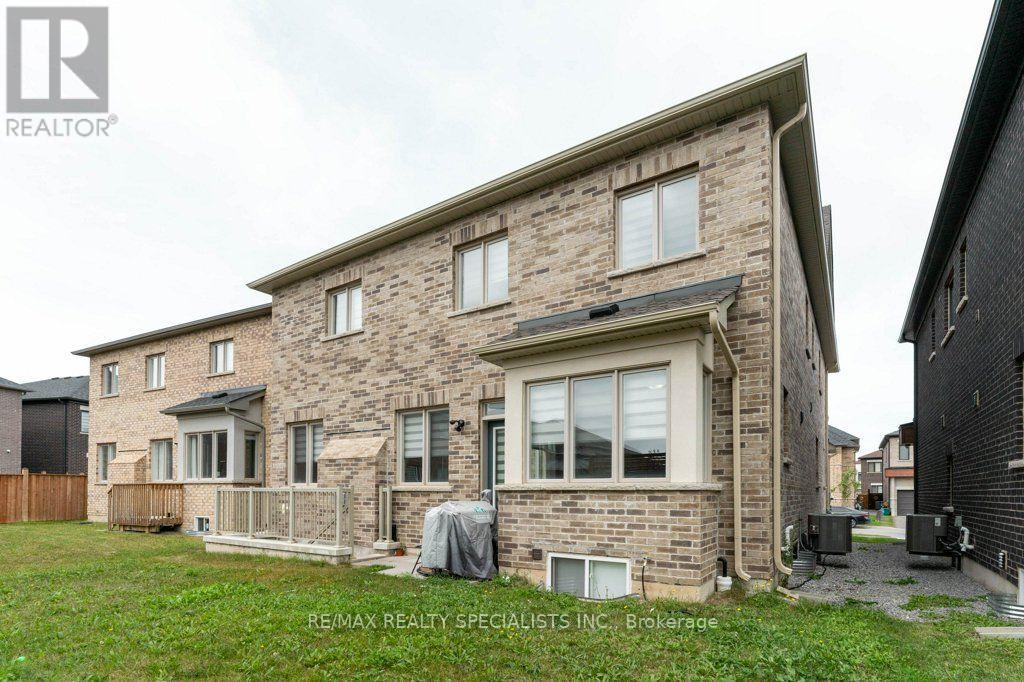 7 Grierson Trail — photo 35