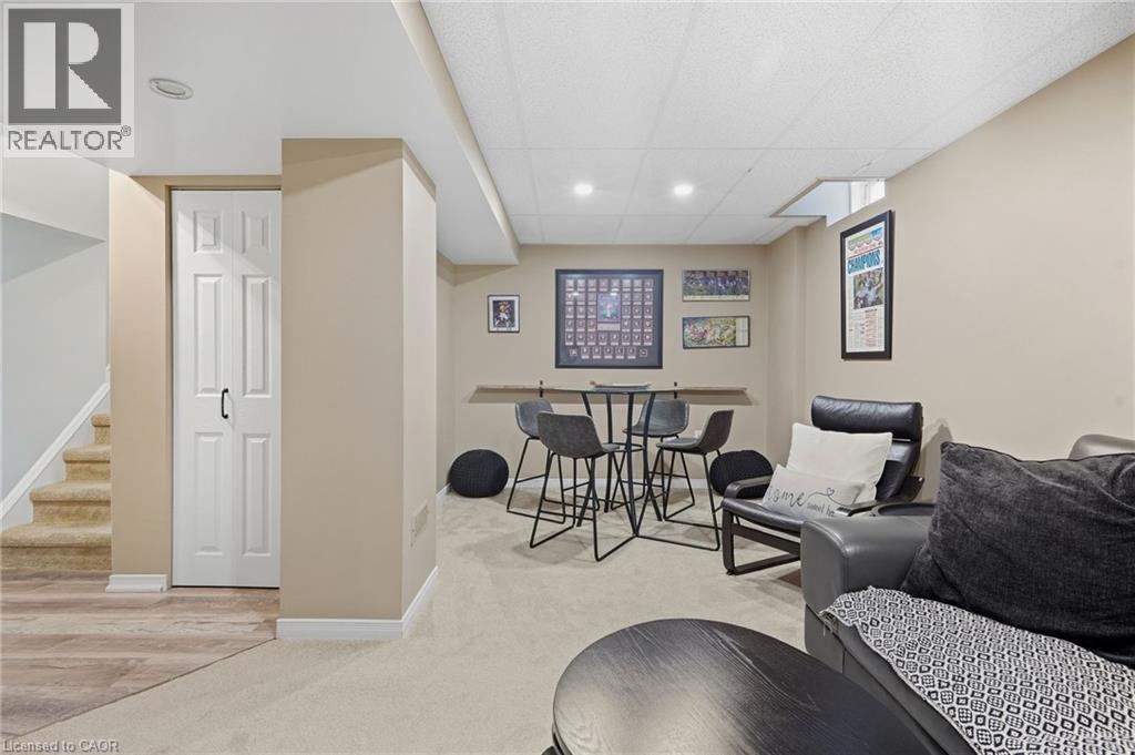 14 KENYON Crescent - 30