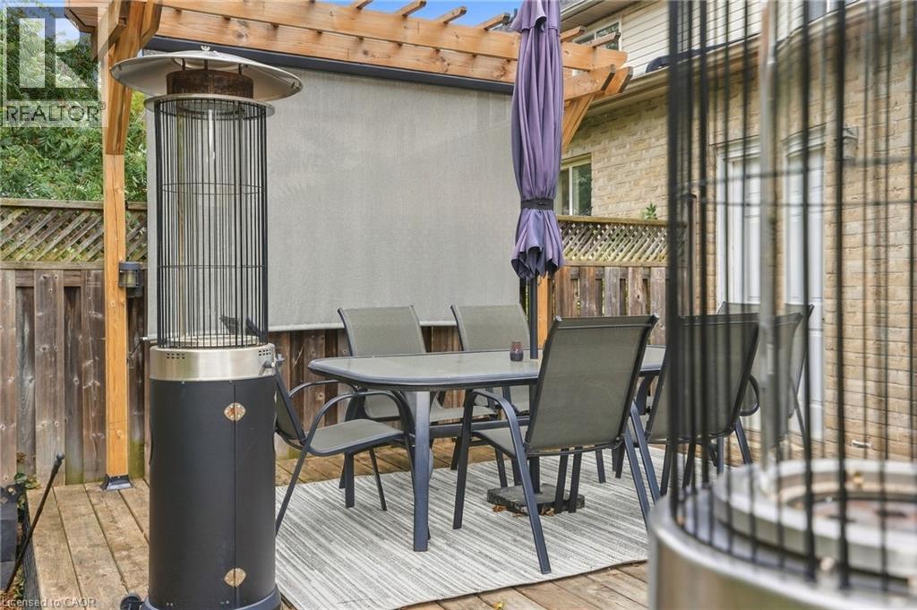 14 KENYON Crescent - 43