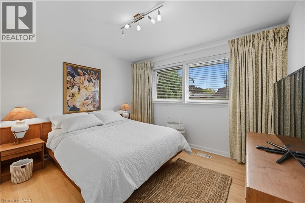 23 PERCY Court - 11
