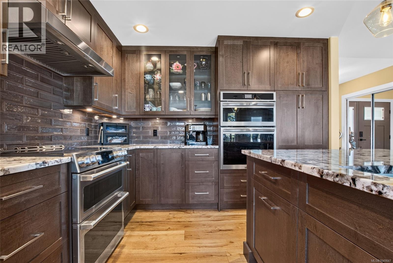 4675 Davenport Rd - 10