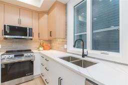Family room - 942 Mcmillan Avenue, Winnipeg, MB R3M0V6 Photo 8