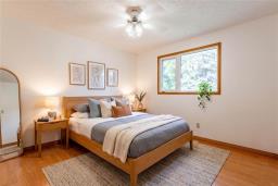 50 Bernard Bay, Winnipeg, MB R2C3Y1 Photo 15