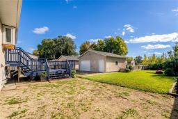 50 Bernard Bay, Winnipeg, MB R2C3Y1 Photo 34