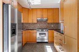 3pc Bathroom - 50 Bernard Bay, Winnipeg, MB R2C3Y1 Photo 8