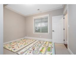 17863 71a Avenue, Surrey, BC V3S0Z7 Photo 31