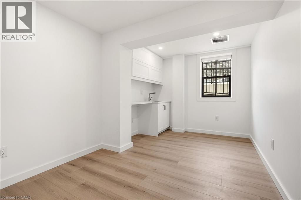 326 WILSON Street E Unit# Room 1, Ancaster — photo 28