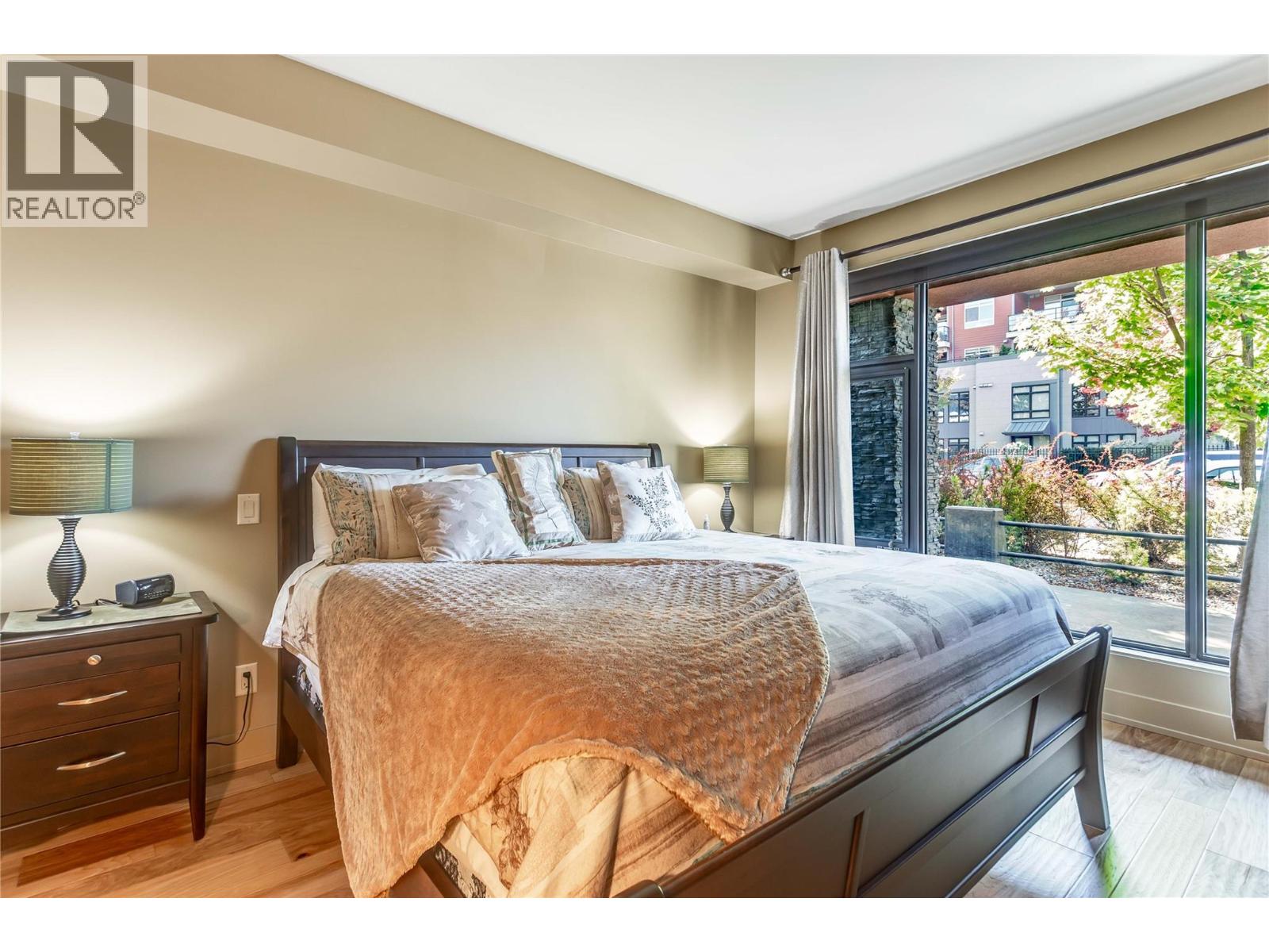 102 446 WEST Avenue, Kelowna