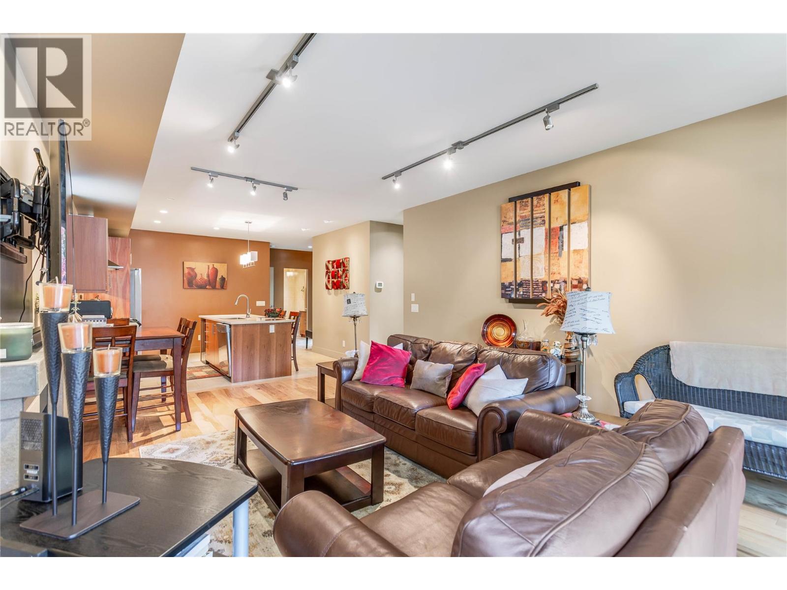 #102 446 WEST Avenue - 13