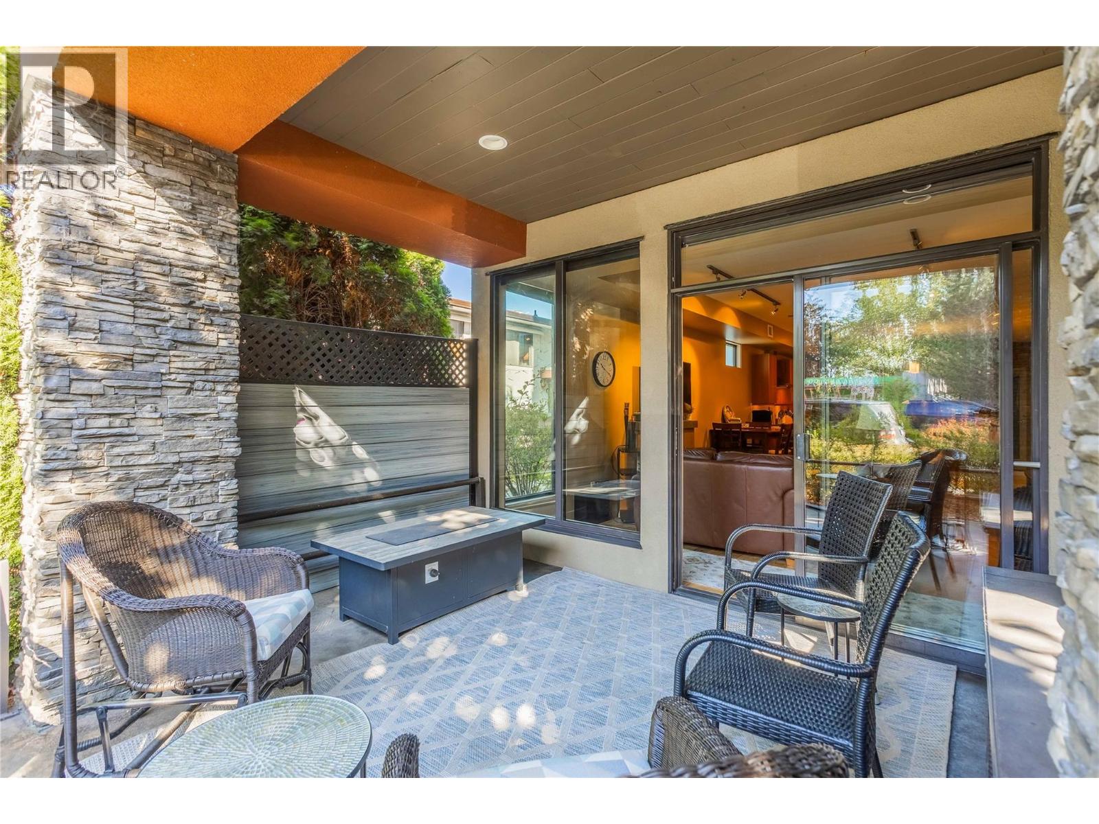 #102 446 WEST Avenue - 23