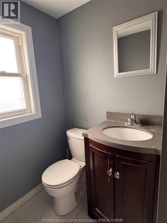 58 Talbot STREET North Unit# 2, Essex — photo 7