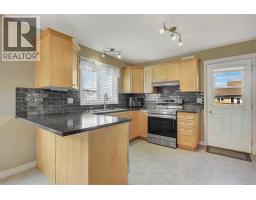 Living room - 10720 124b Avenue, Grande Prairie, AB T8V8K8 Photo 10